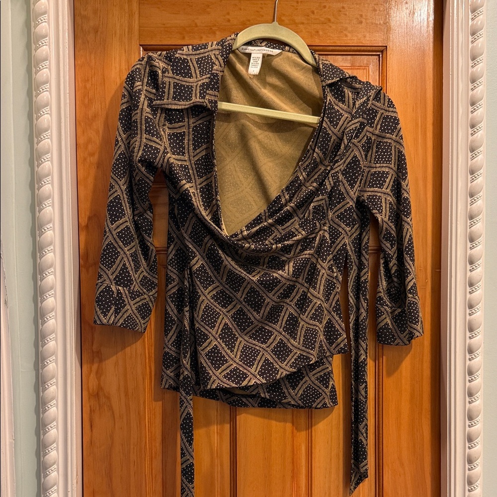 Diane Von Furstenberg Black and Tan Geometric Wrap Top